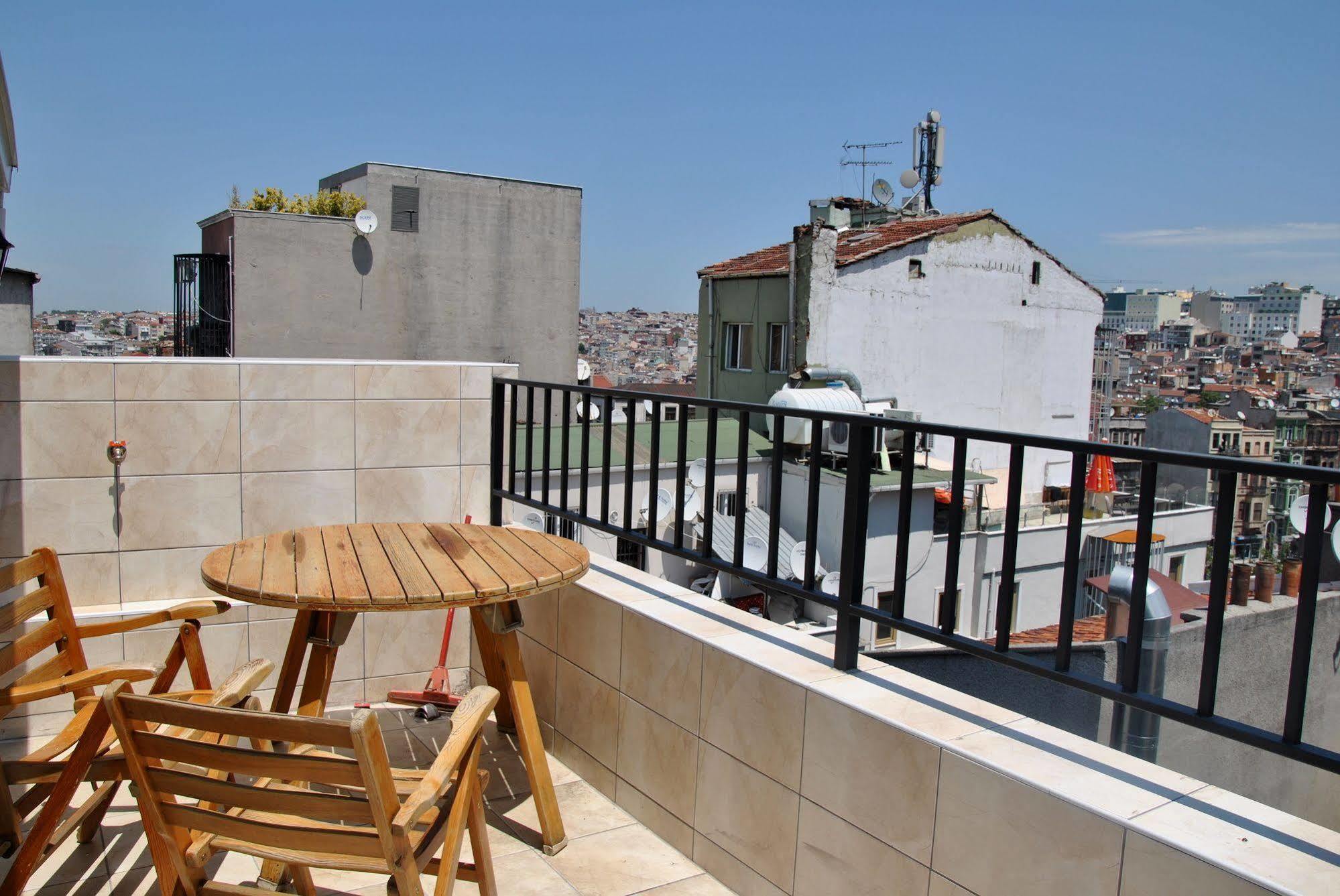 Chillout Lya Hostel & Lounge Istanbul Exterior photo